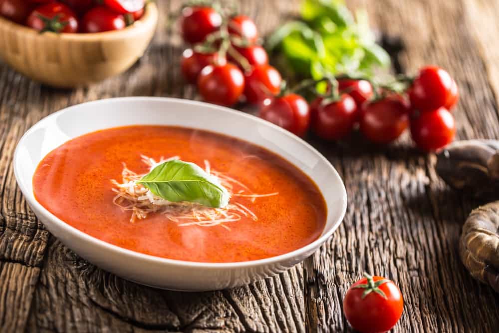 Soupe de tomates chaudes