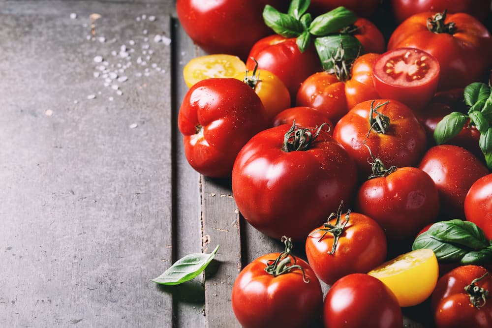 Tomates fraîches mûres