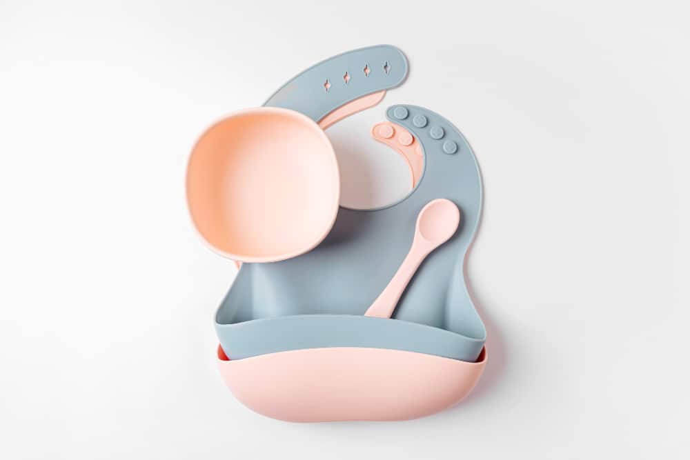 Quels couverts choisir pour bébé : le guide complet pour ne plus jamais hésiter (par âge)