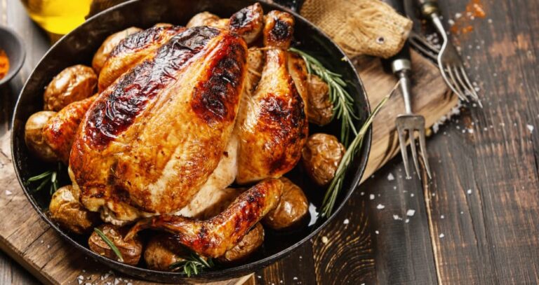 Poulet entier cuit au four