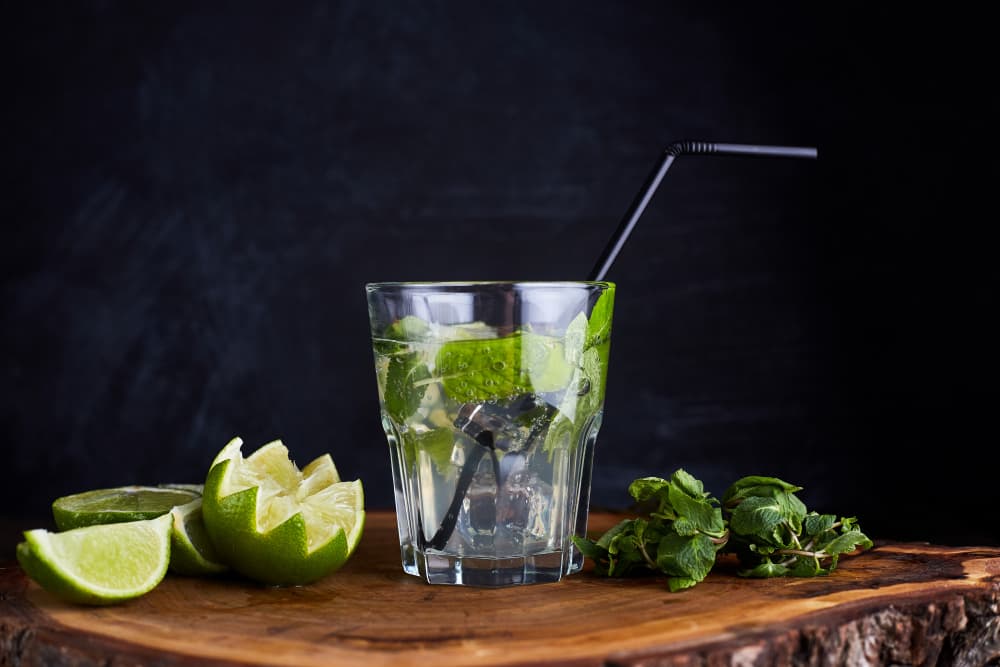 Mojito pour 10 personnes : la recette ultra fraîche qui va sauver votre soirée