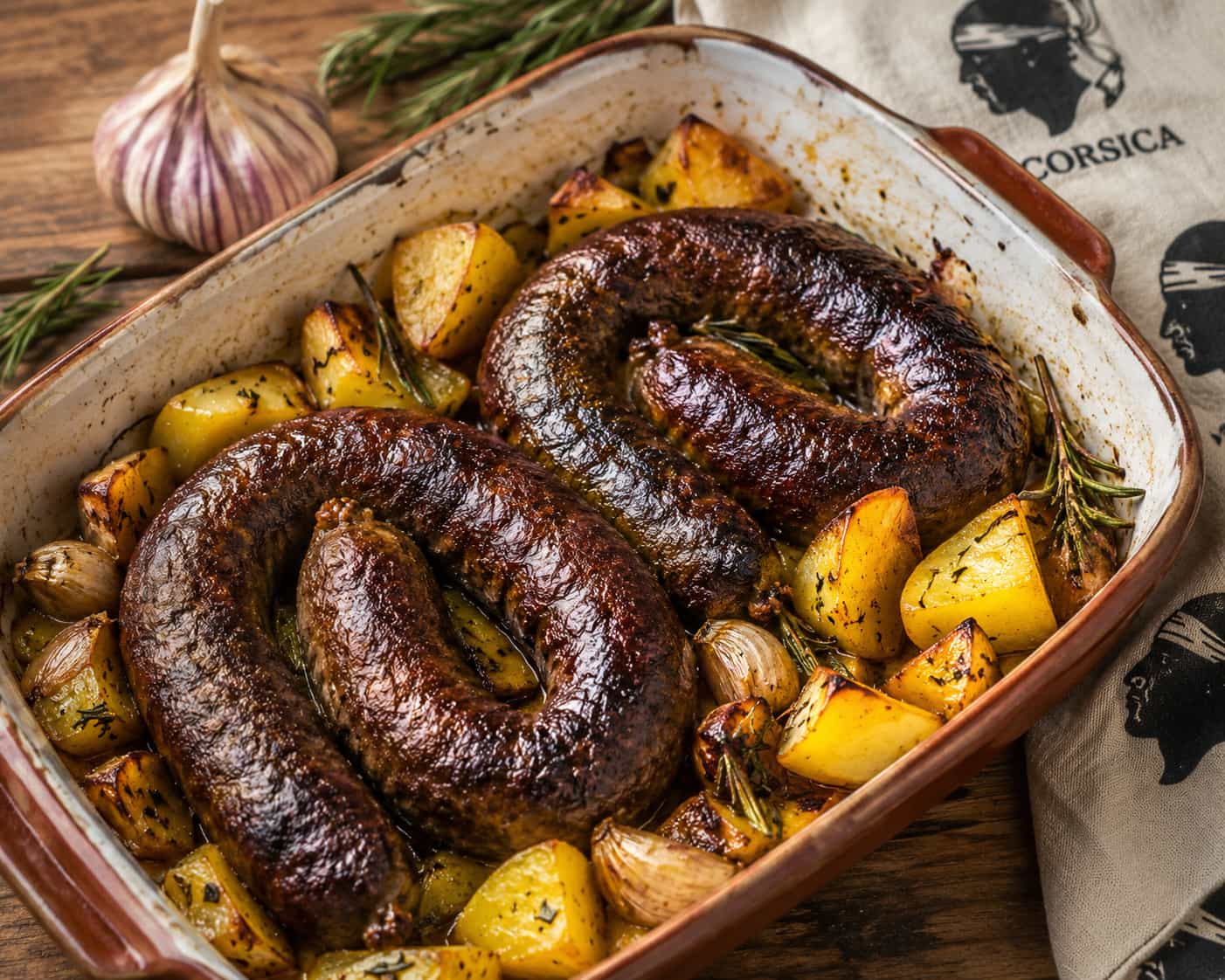 Figatelli au four : la recette corse croustillante et fondante qui rend accro