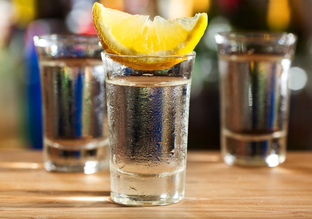 Shooter à la vodka : la recette qui claque et qui lance la soirée en 2 minutes